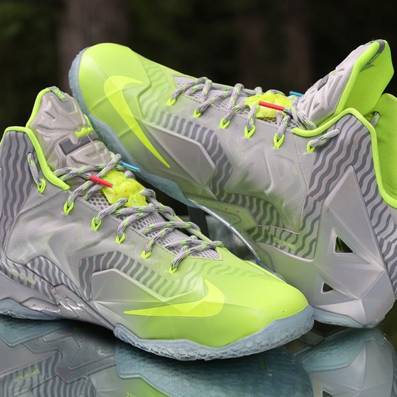 Nike LeBron 11 Maison Luster Volt - Picture 8 of 16